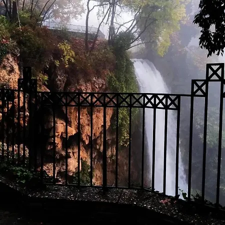 Anatoli Waterfalls Retreat * Édesza