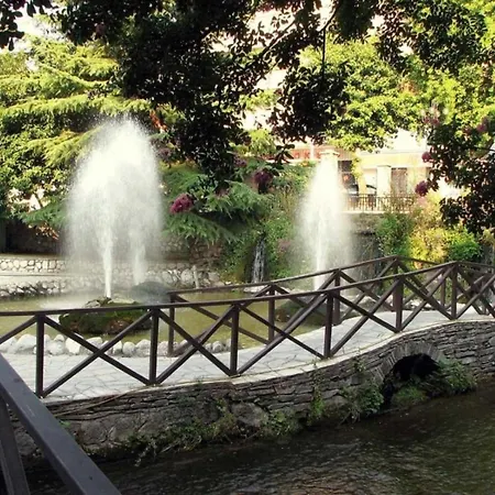 Anatoli Waterfalls Retreat * Édesza