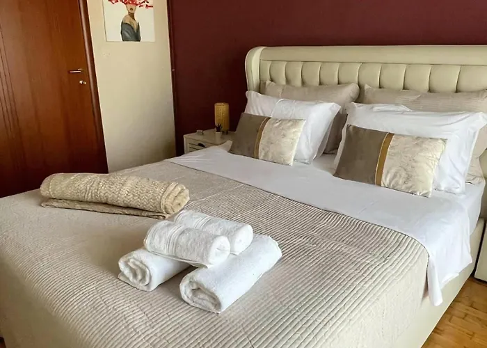 Anatoli Waterfalls Retreat *
